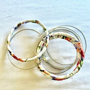 Mixed bangle set